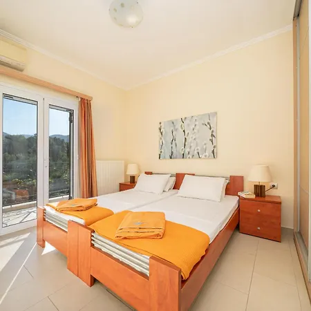 Arte Nefeli * Σάμη