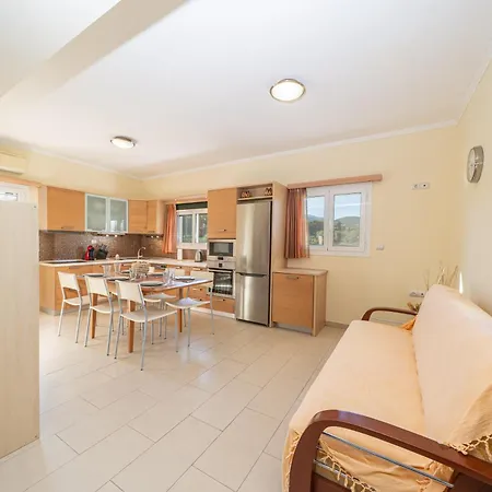 Arte Nefeli Sami (Kefalonia)